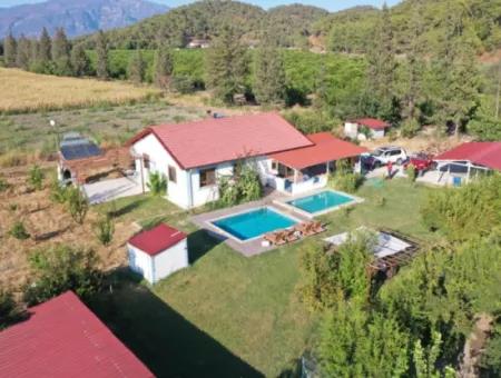 Farmhouse Located On 40 Acres Of Land In Tepearası Area (Tak01)