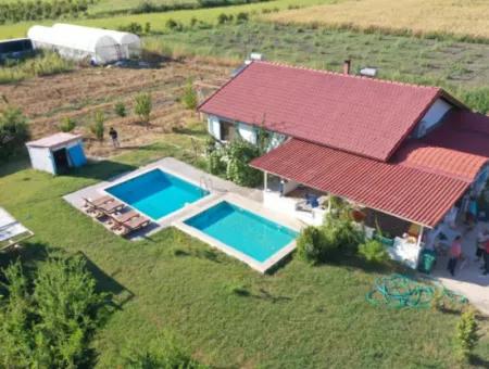 Farmhouse Located On 40 Acres Of Land In Tepearası Area (Tak01)