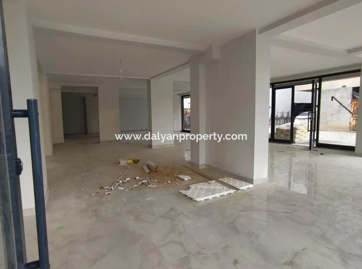 Dalamanda Satılık Sıfır Köşe Dükkan 208 M2 Merkez Konum (Dmt01)