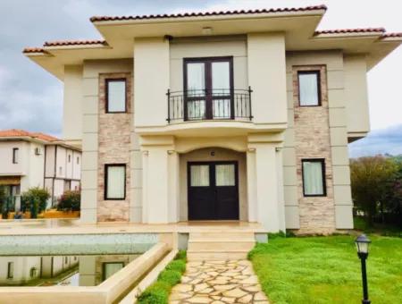 Dalyan Gülpınar'da Satılık Lüks Villa(Dv08)