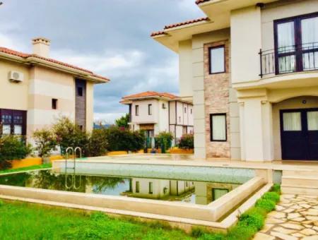 Dalyan Gülpınar'da Satılık Lüks Villa(Dv08)