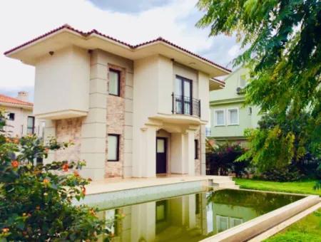 Dalyan Gülpınar'da Satılık Lüks Villa(Dv08)