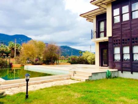 Dalyan Gülpınar'da Satılık Lüks Villa(Dv02)