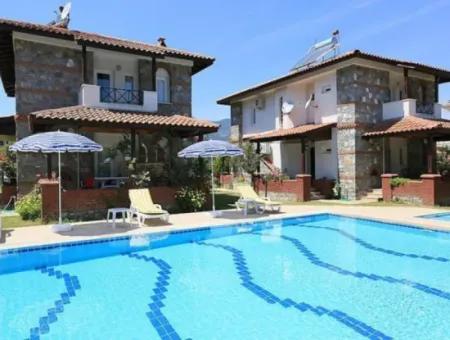 Dalyan Osmanağalar Mevkiinde Site İçerisinde Satılık Villa(Dv37)